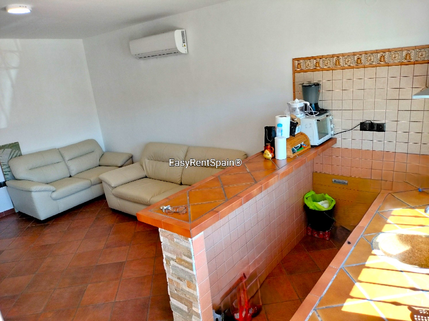 ALQUILER MEDIA TEMPORADA, Estupenda Villa y apartamento privado, piscina, zona de barbacoa y amplio parking, muy cercano a Álora.